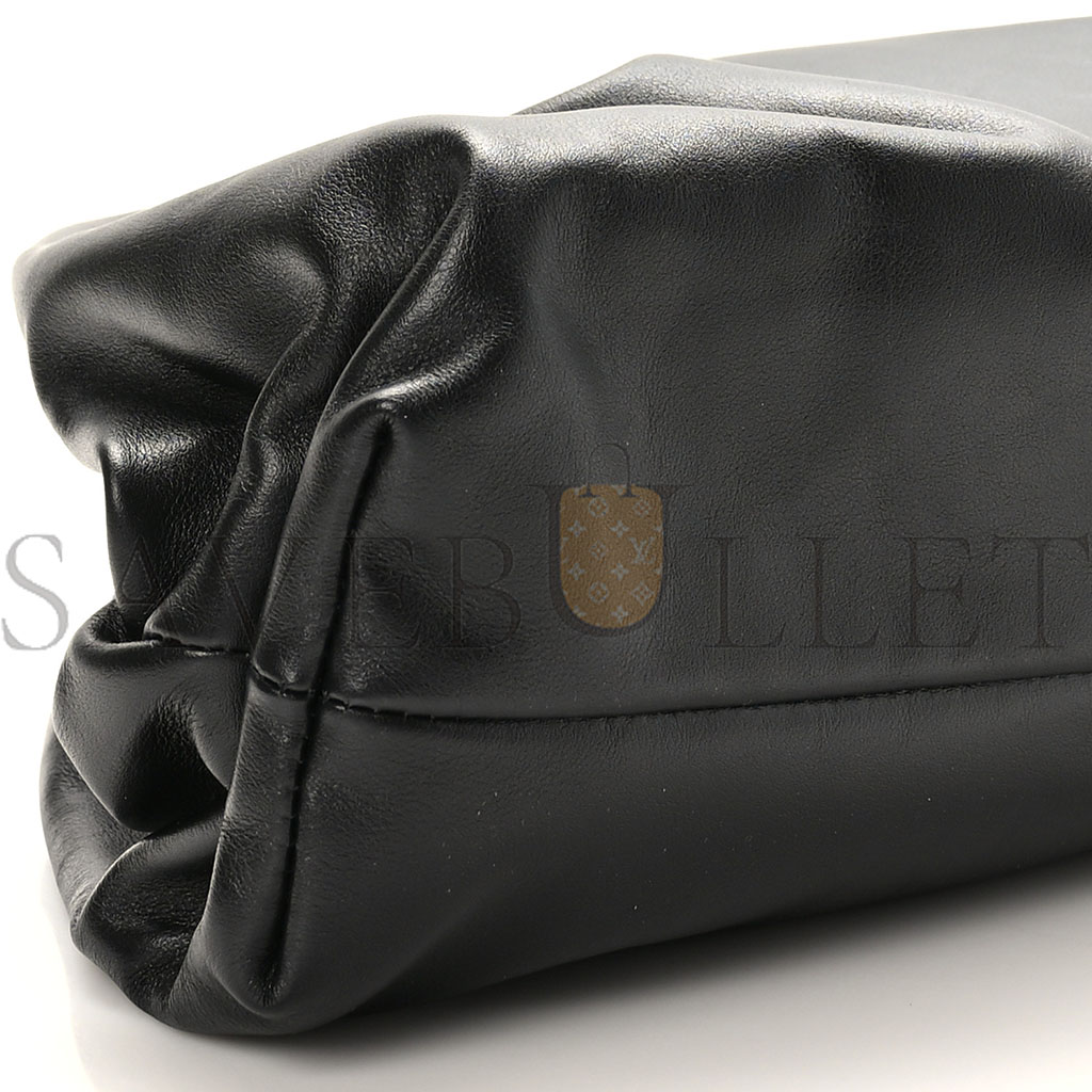 BOTTEGA VENETA SMOOTH BUTTER CALF THE POUCH OVERSIZED CLUTCH BLACK (38*18*8cm)